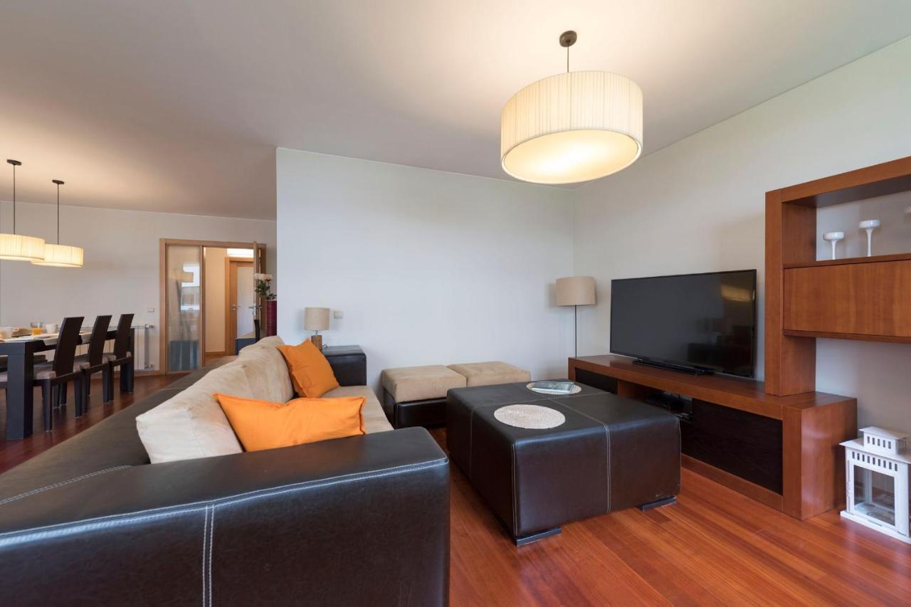 Lovelystay - Oporto Beach Apartment With 2 Free Parking Spots マトジニョシュ エクステリア 写真
