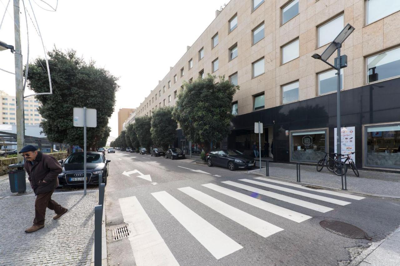 Lovelystay - Oporto Beach Apartment With 2 Free Parking Spots マトジニョシュ エクステリア 写真